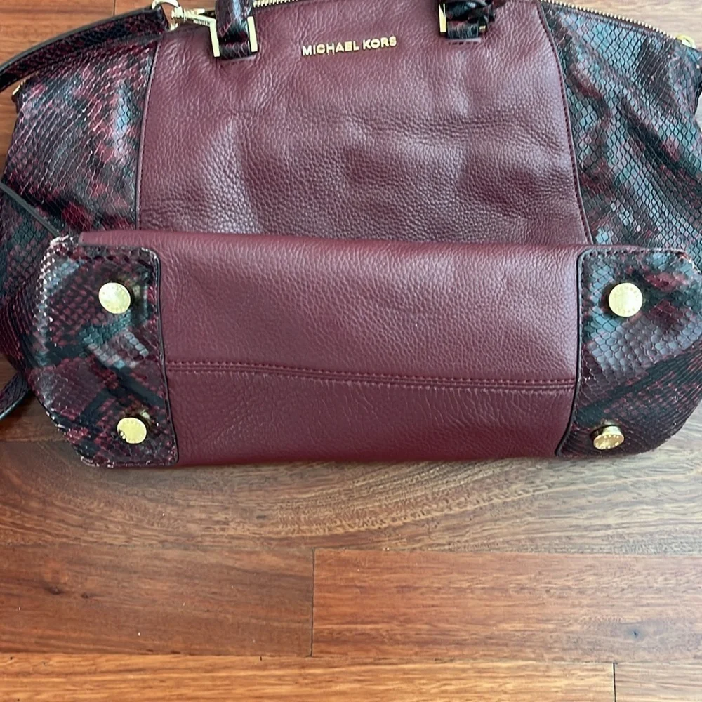 MICHAEL KORS Riley satchel maroon snakeskin leather